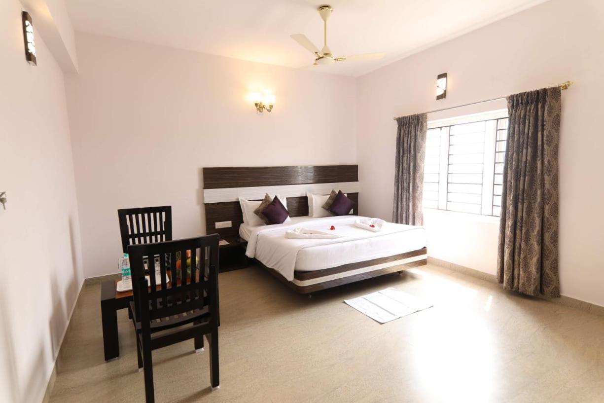 Sri Gnana Vedha Beach Residency Velánganni Kültér fotó